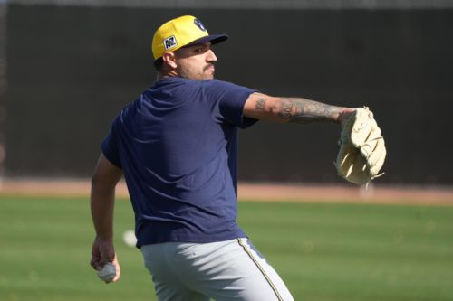Report: Phillies sign Nestor Cortes to major league contract