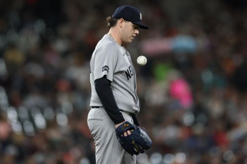Yankees prove Yesavage mortal, but worse Weathers enables series-opening loss