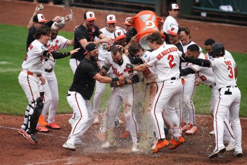 Cowser walks it off again as O’s win unbelievable 13-inning game