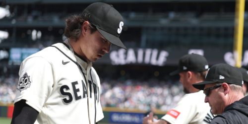 Woo's solid 7 innings backed by 3 HRs for big series win