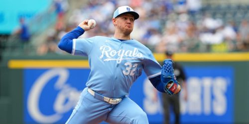 Kolek's complete-game masterpiece helps Royals snap skid with shutout of Seattle