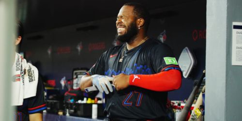 Guerrero exits, in concussion protocol after collision on chaotic play