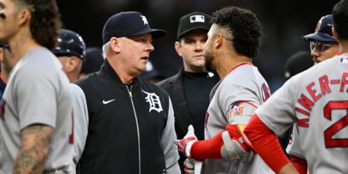 Benches clear after Valdez allows back-to-back homers, then plunks Story
