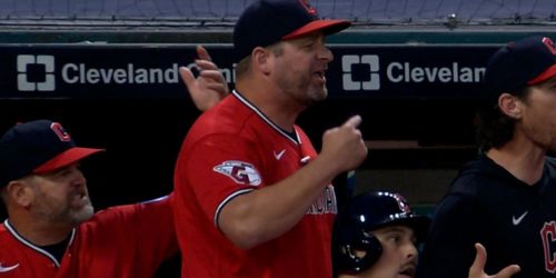 Vogt ejected for just second time as manager after check-swing call
