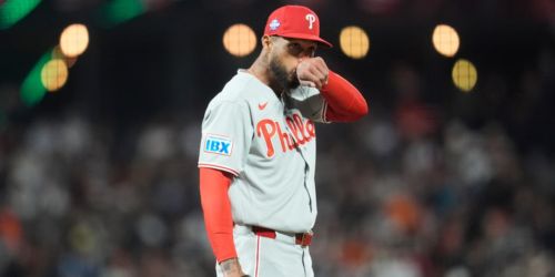 Sánchez turning the page after misplays mar start against Giants