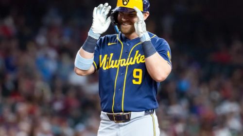 Bauers homers off Rodríguez in 7th, Brewers come back to beat Diamondbacks 3-2