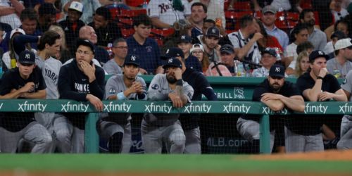 Big bashers join Yanks -- but not where they're needed as bats stay cold