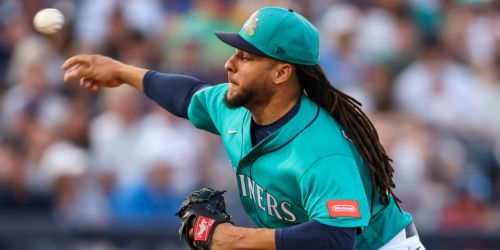 Castillo says offseason regimen is fueling early spring velo