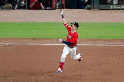 Braves walk off the Red Sox 3-2, as the offense does just enough