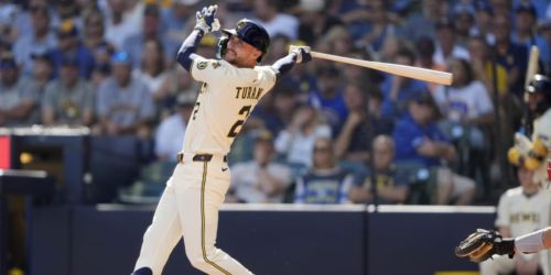 Taking a look at Brewers' potential Opening Day roster