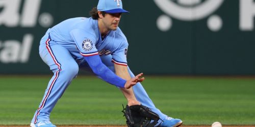 Smith rejoins Rangers after bout with viral meningitis