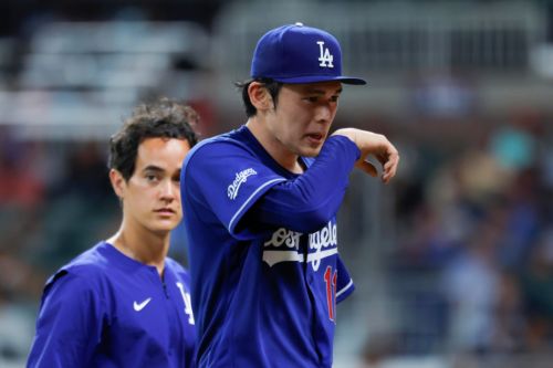Roki Sasaki leaves early with blister on middle finger