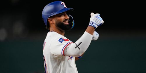 Duran steps up twice as Rangers halt 6-game skid
