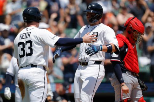 No rain, all shine, as Tigers homer their way to victory
