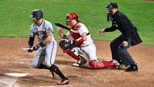 Phillies trade veteran outfielder to White Sox in pre-September roster shuffling