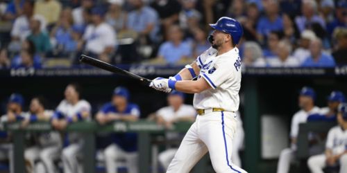 Seven runs in the eighth give the Royals nine to surge past A's