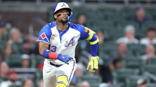 Braves' Acuña exits early with hamstring tightness...