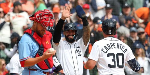 Carpenter locks in timing to start Tigers' four-homer barrage