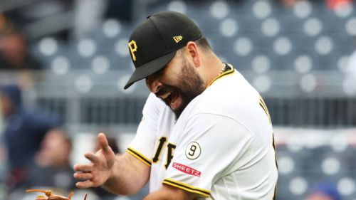 Pirates end pitcher’s DFA limbo, trade him directly into playoff race with White Sox