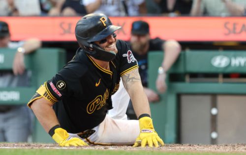 Pirates fall below .500 for the first time since March 31