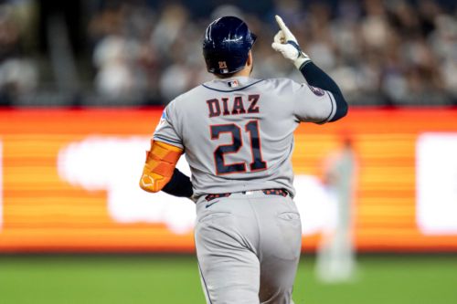 Astros Outslug Yankees in 9-7 Victory