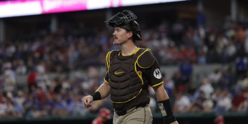 After 552 Minor League games, Hunt makes MLB debut: 'I couldn't feel my legs'