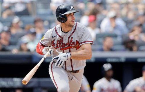 Braves avoid the brooms in extras with Yankees series finale win