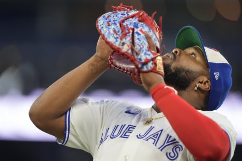 Jays Lose To Rangers