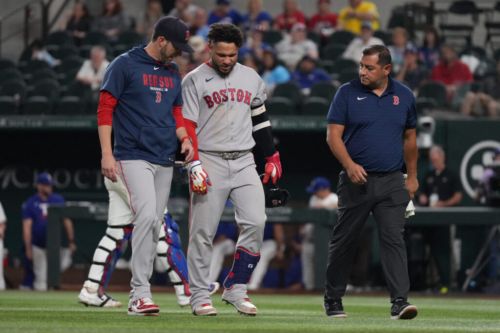 Willson Contreras Dealing With Lingering Hand Pain