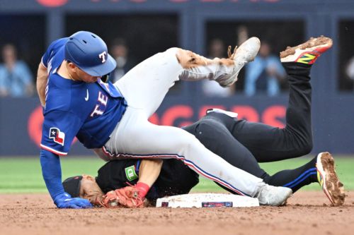 Another Late Comeback Falls Short, Jays Lose 5-4 to Rangers