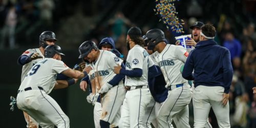 Mariners (technically) still alive after 10th-inning walk-off win over Astros