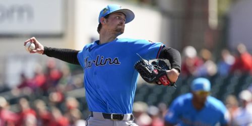 Mazur to have discomfort in right elbow examined