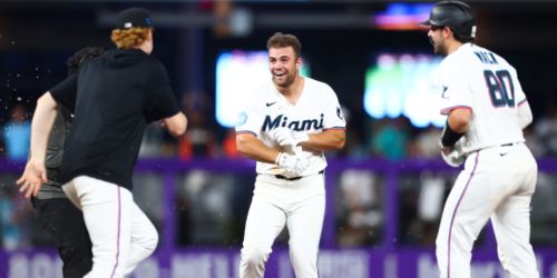 Marsee helps red-hot Marlins turn up temperature with walk-off vs. Seattle