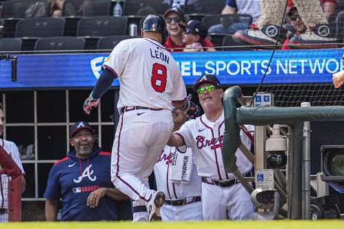 Braves Re-Sign Sandy León To Minor League Deal