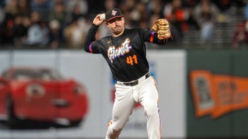 Nationals sign veteran infielder to minor league deal after being DFA'd by Giants