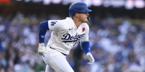 He's baaack! Fan favorite Kiké Hernández returns from IL for season debut