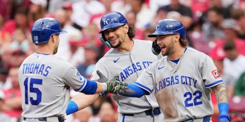 Thomas' 1st-inning grand slam helps Royals flip calendar in style
