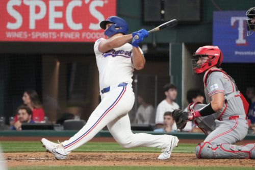 Wyatt Langford Leaves Game Due To Quad Tightness, Will Undergo MRI