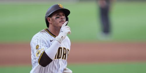 Machado clubs 25th HR, but Padres leapfrogged in WC race following loss to Yankees