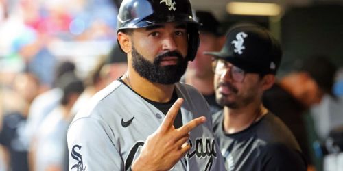 Phillies add veteran OF Hill in trade with White Sox