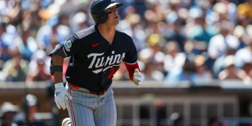Lee stays hot, but Twins lose momentum in rough trip to San Diego