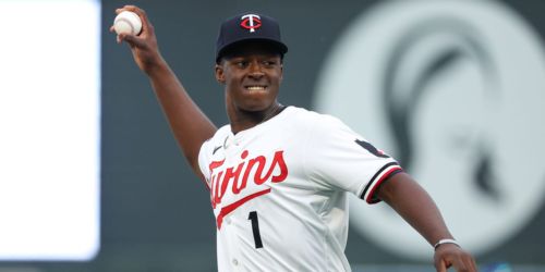 No. 3 Draft pick Lackey gets grand tour after signing contract