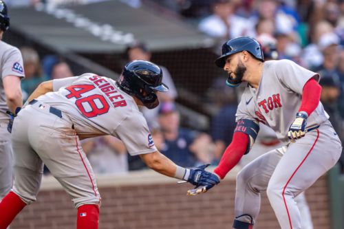 Red Sox Pitching Staff Throws Eight No-Hit Innings, Beat Mariners 2-1