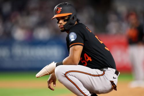 Orioles lose familiar game to Yankees with many strikeouts, bad defense