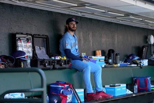 Dylan Cease takes no-hit bid into 9th as Blue Jays crush Giants