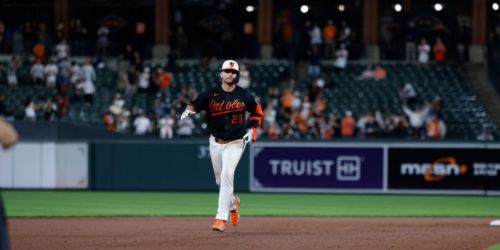 Alonso makes Camden roar as O's rally from six-run deficit