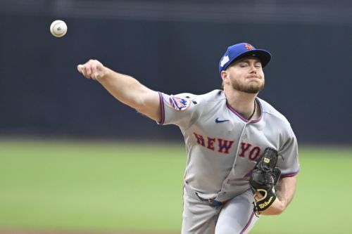 Mets shutout Padres behind solid outing from Christian Scott