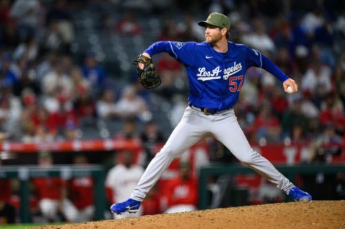 Charlie Barnes Elects Free Agency