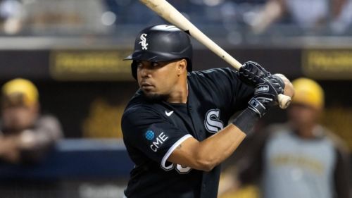 Astros sign former Giants standout in surprise move to fill persistent roster void