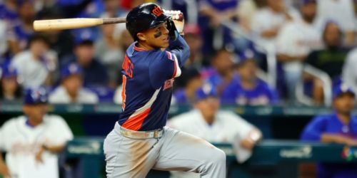 Jones drives in Netherlands' first run of Classic with his HOF father watching ... from the dugout